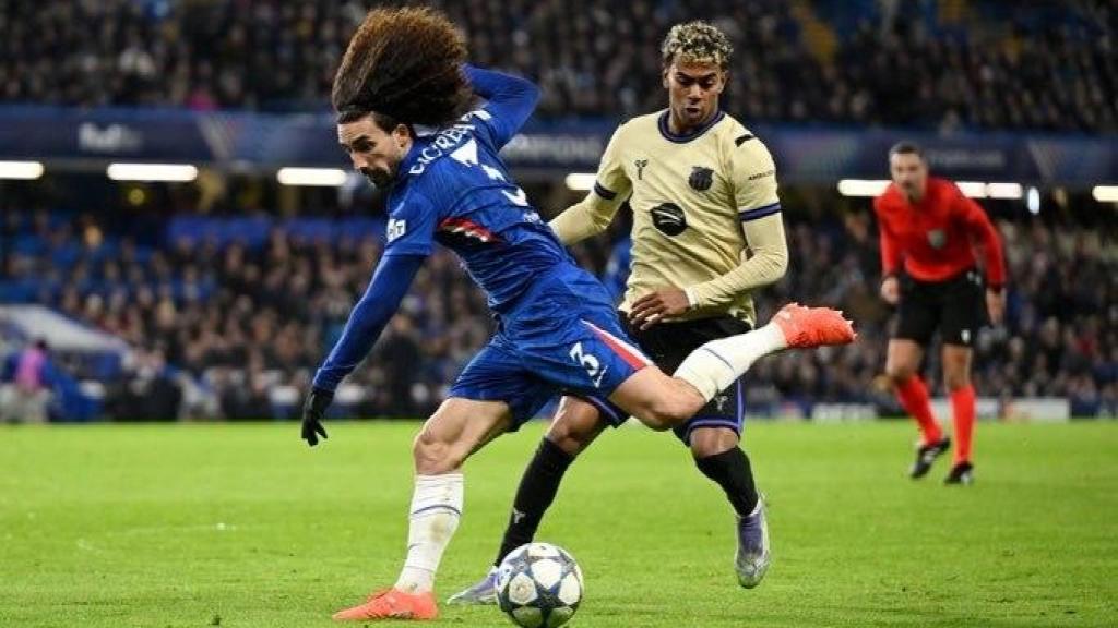 Marc Cucurella i Lamine Yamal, durant el Chelsea-Barça de Champions League