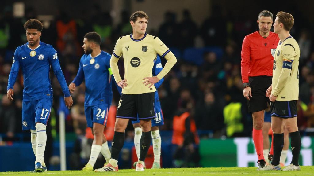 Andreas Christensen i Frenkie de Jong es lamenten per un gol encaixat del Barça contra el Chelsea