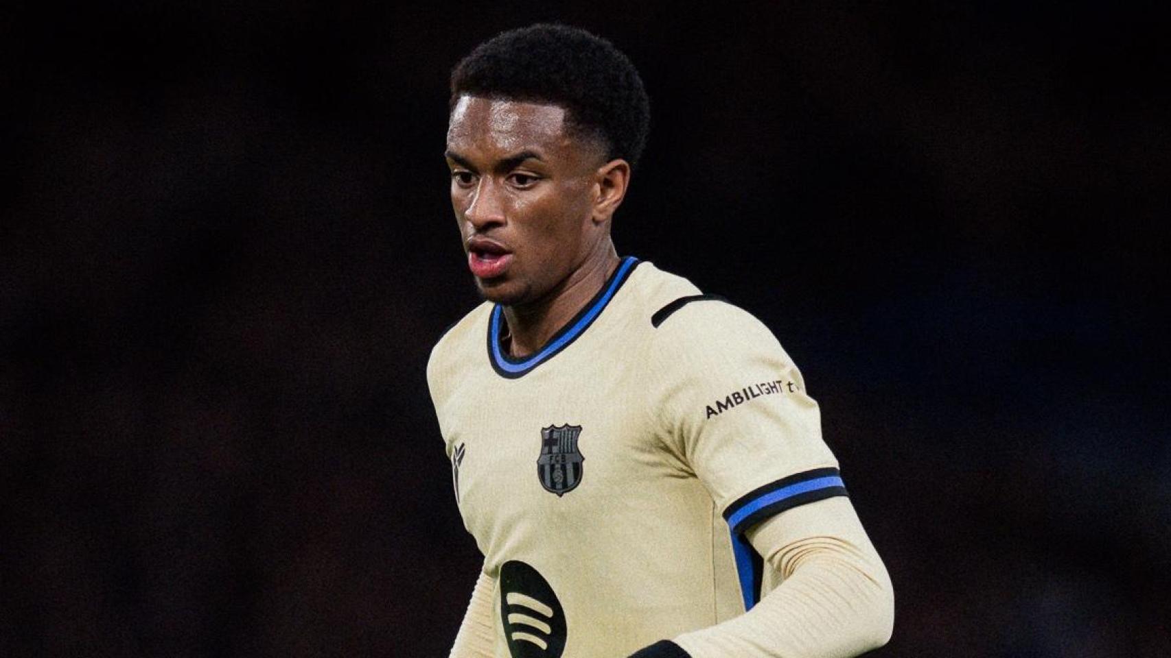 Alejandro Balde durante el Chelsea-Barça