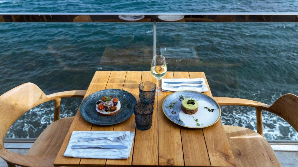 Terrassa vora el mar al Port Olímpic de Barcelona