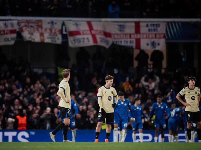 Frenkie de Jong, Fermín López i Pau Cubarsí, capcots a Stamford Bridge
