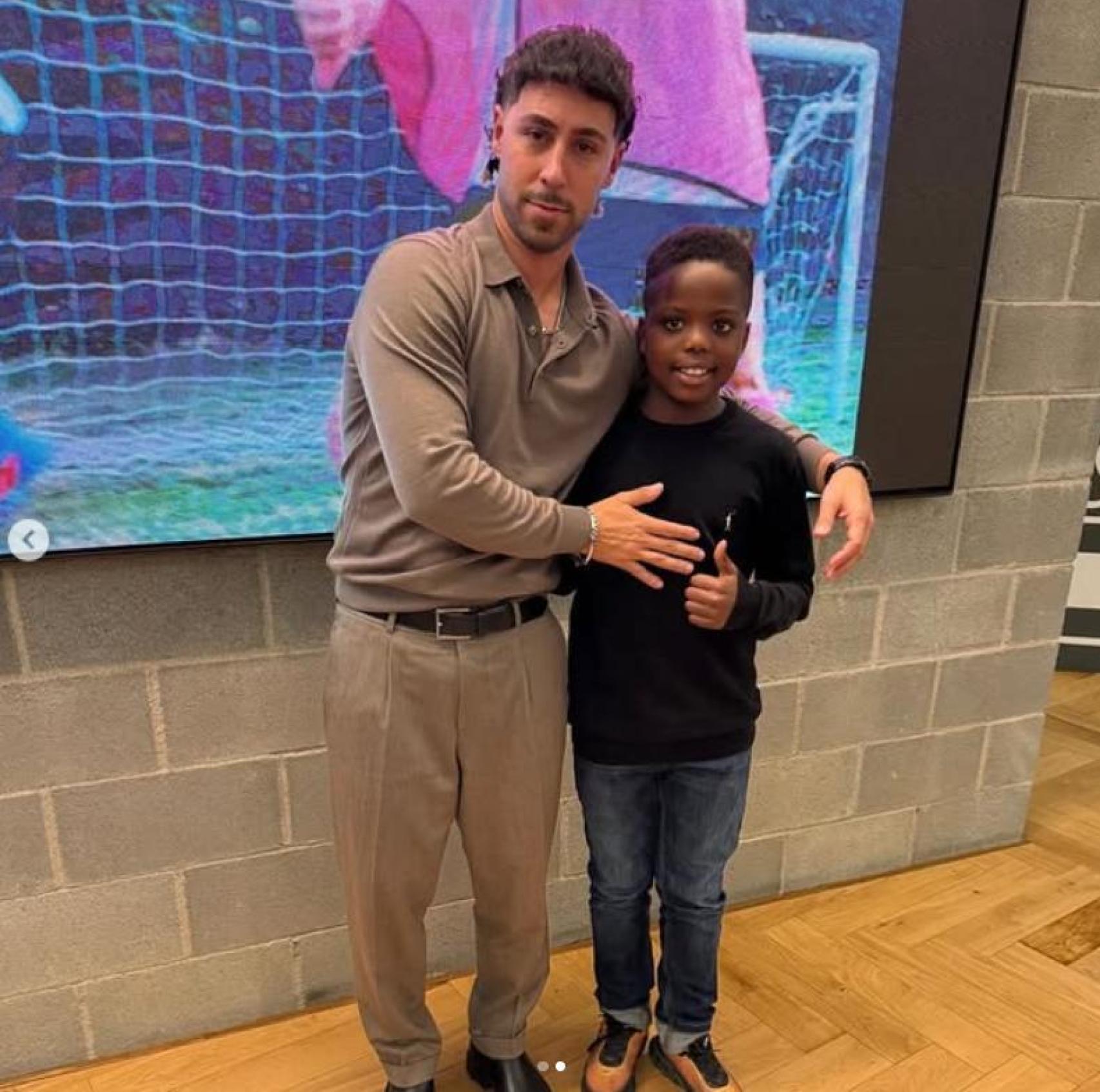 Destiny Kosiso signa el seu primer contracte amb Nike, al costat d'Alexander Zahavi, nebot de Pini Zahavi