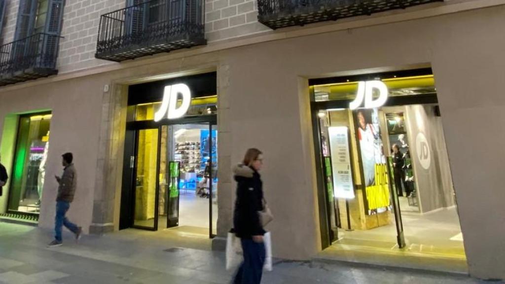 Fachada del establecimiento de JD Sports en Portal de l'Àngel, Barcelona