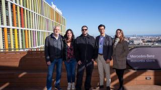 De izq. a dcha., Quim Badía, gerente de Movento Stern; Cristina Cubero, periodista; el cantante Antonio Orozco; Dr. Andrés Morales, oncólogo pediátrico del SJD; y Sandra Llunell, directora de Marketing de Moventia / MOVENTIA