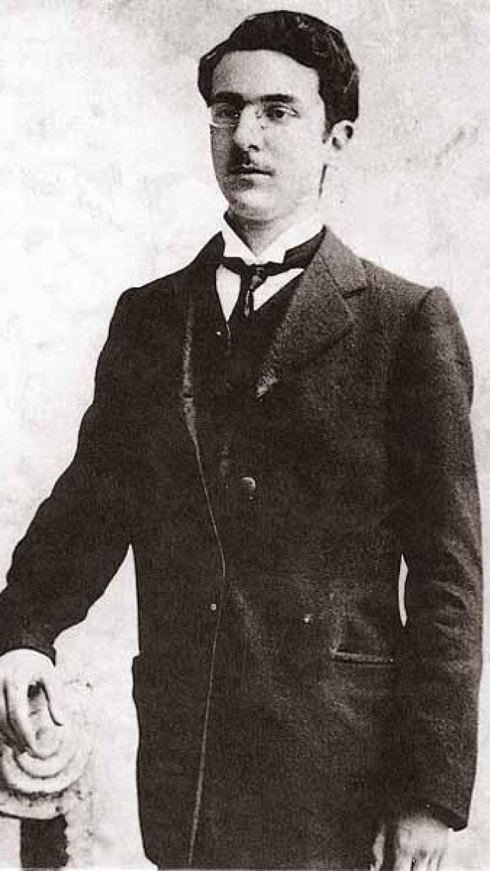 Pessoa con vente años en Lisboa