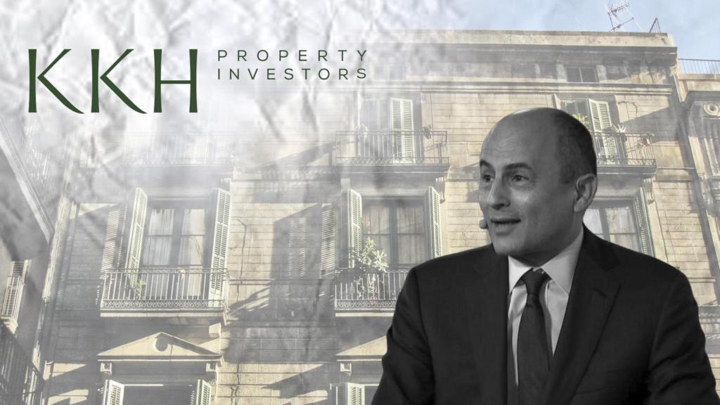 Josep Maria Farré y el logo de KKH con el Palau Castanyer de fondo