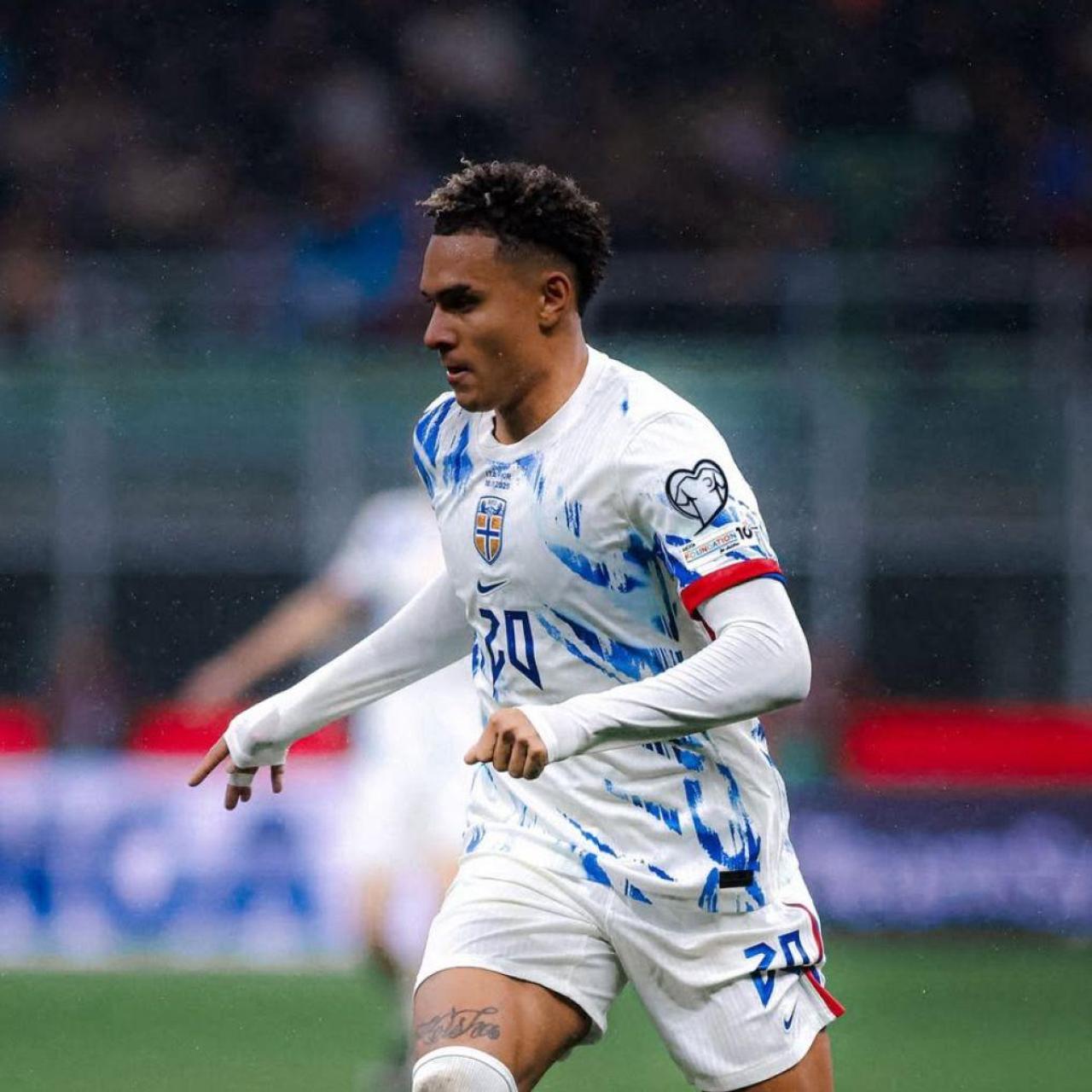 Antonio Nusa en el Italia-Noruega