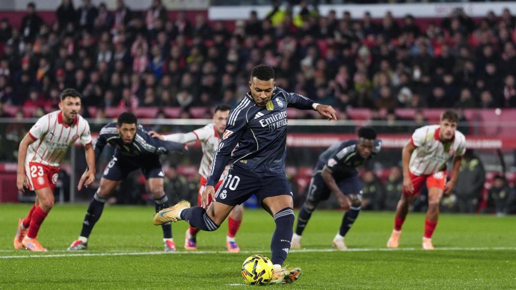 Kylian Mbappé anota un penalti en el Girona-Real Madrid
