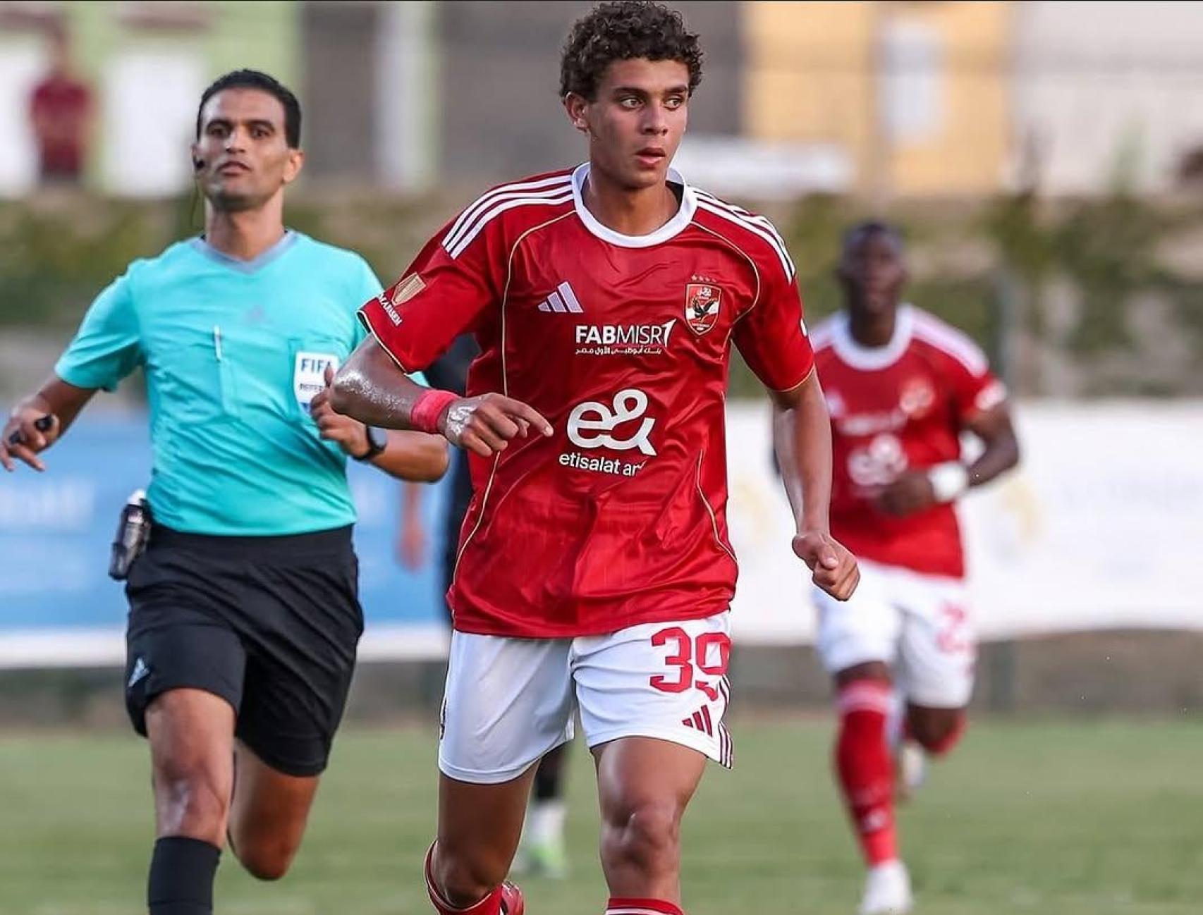 Hamza Abdelkarim, en un partido con las categorías inferiores del Al-Ahly egipcio
