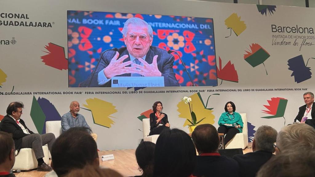 Homenaje en la FIL a Vargas Llosa