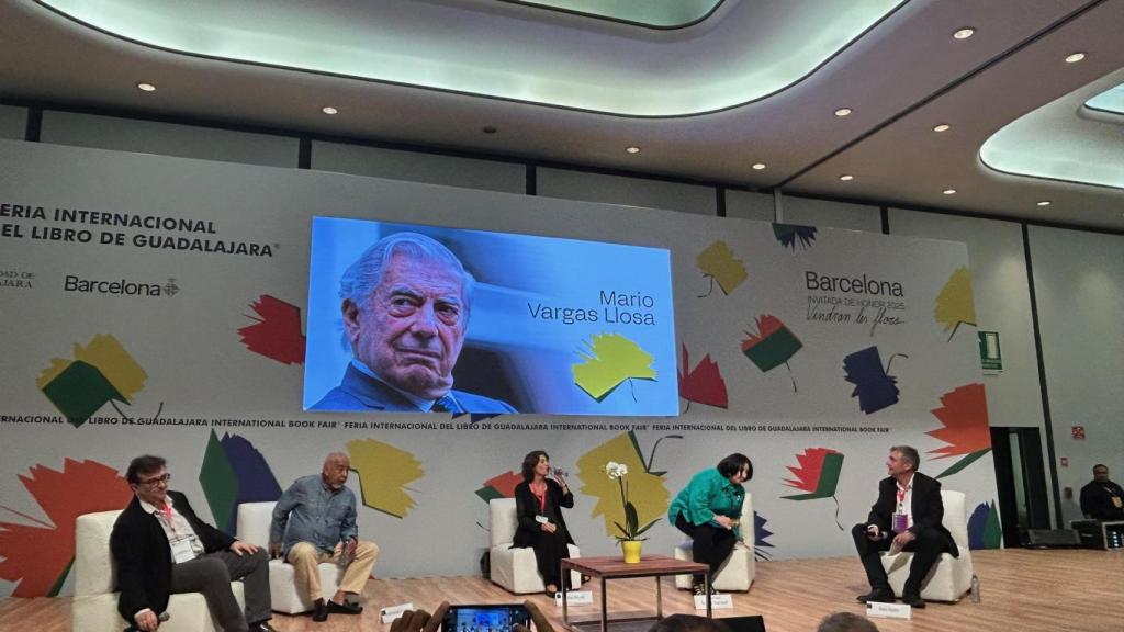 Diàleg en homenatge a Vargas Llosa a la FIL de Guadalajara