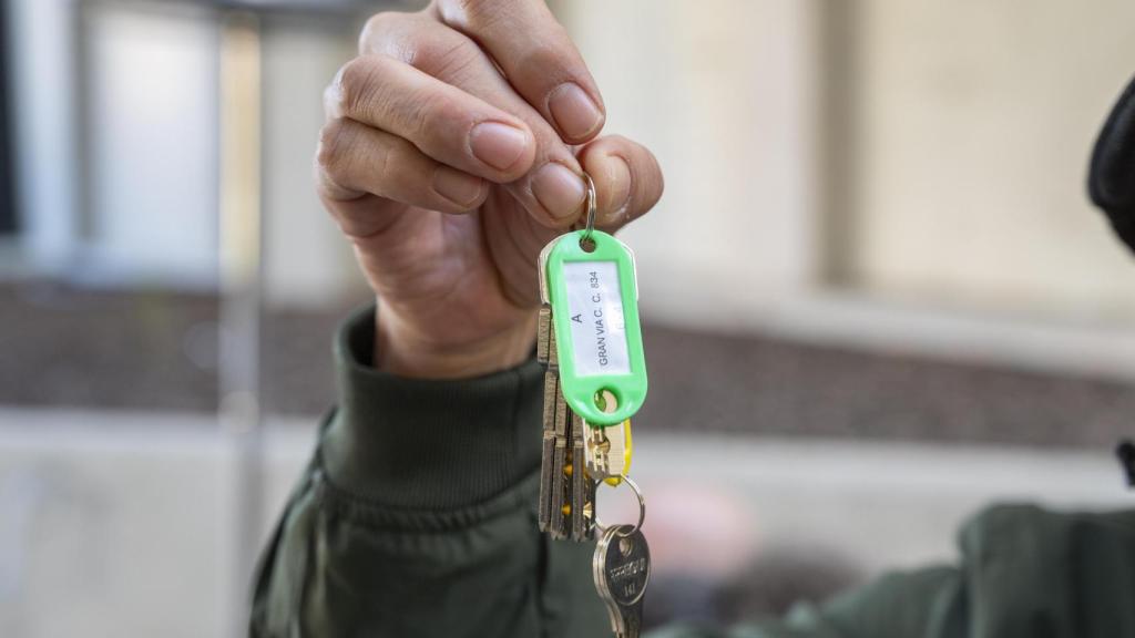 Entrega de llaves de una vivienda de Illa Glòries