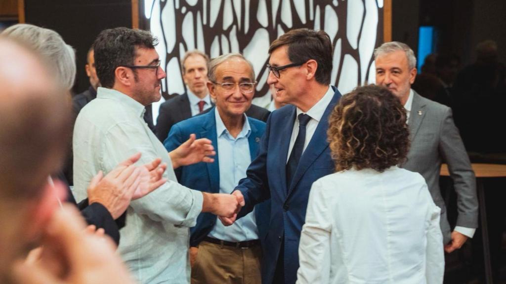 Encuentro de Salvador Illa, presidente de la Generalitat, con editores en la Feria Internacional de Literatura (FIL) de Guadalajara, México