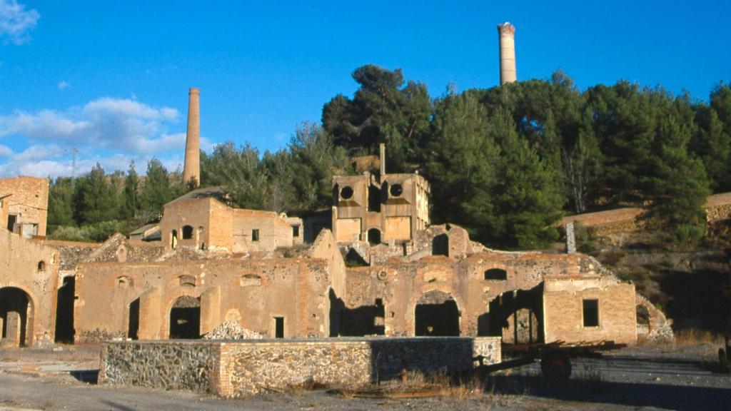Construccions de la colònia minera de Bellmunt del Priorat