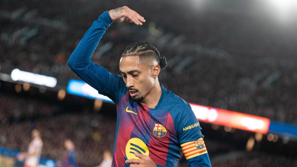 Raphinha celebra el seu gol davant l'Atlètic de Madrid