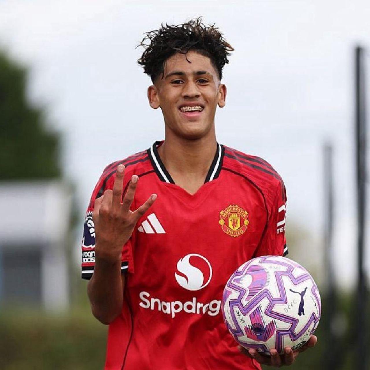 JJ Gabriel con el Manchester United sub-18