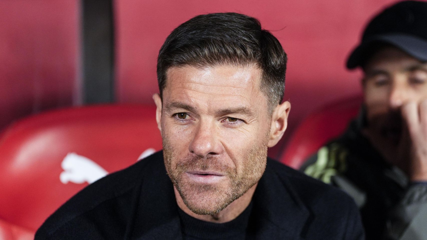 El sustituto de Xabi Alonso en el banquillo del Real Madrid calienta ...