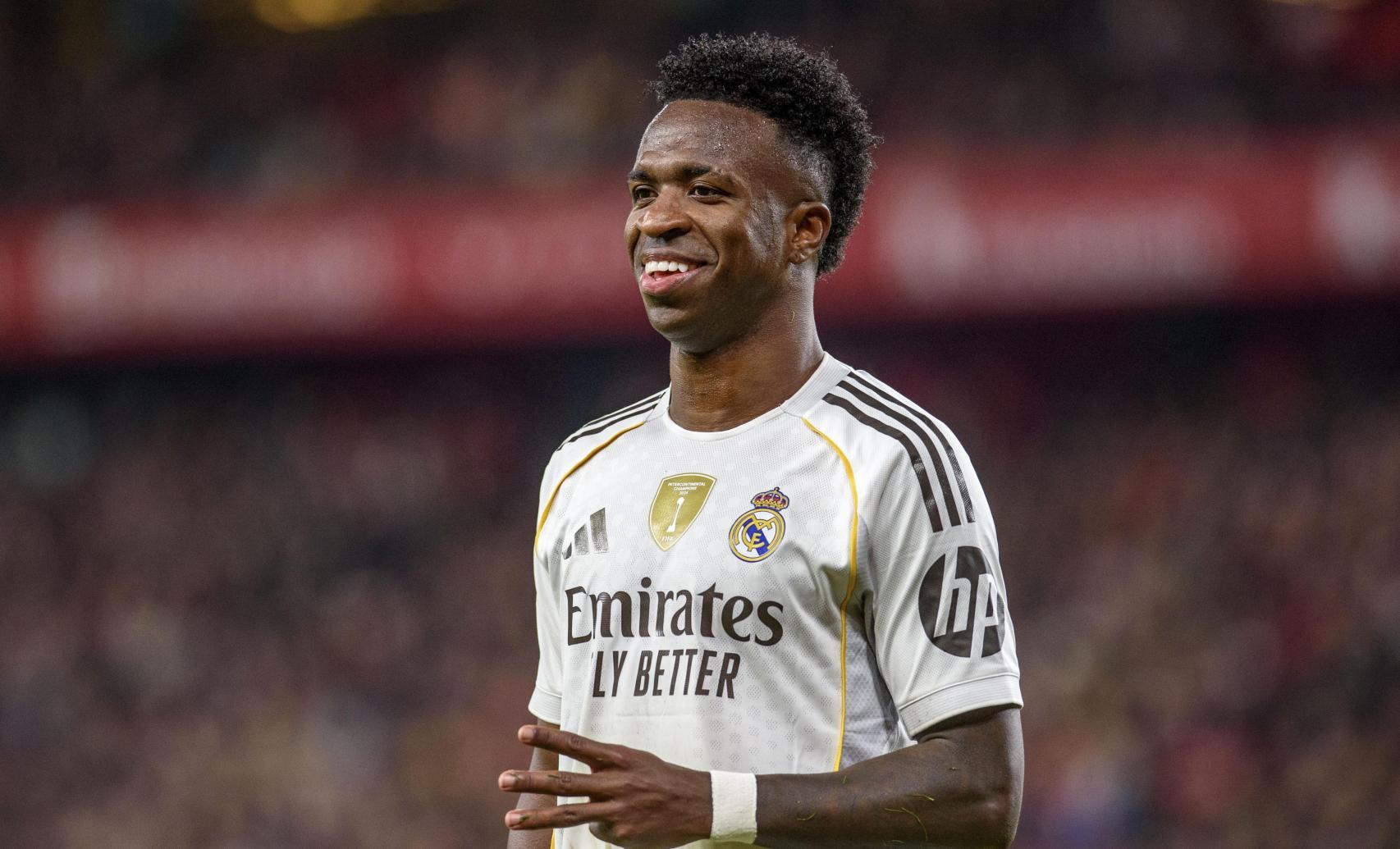 Las provocaciones de Vinicius Jr a la grada de San Mamés en el Athletic Club-Real Madrid