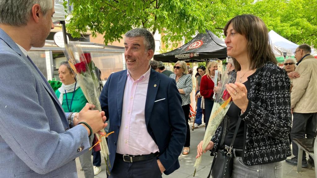 Jordi Viñas, exalcalde de Salt, y Cristina Alarcón, regidora de Gent Gran del ayuntamiento y su sucesora en el cargo