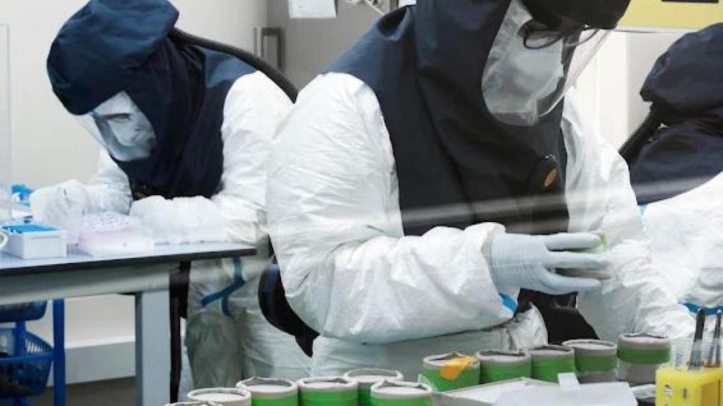 Treballadors de l'IRTA-CReSA