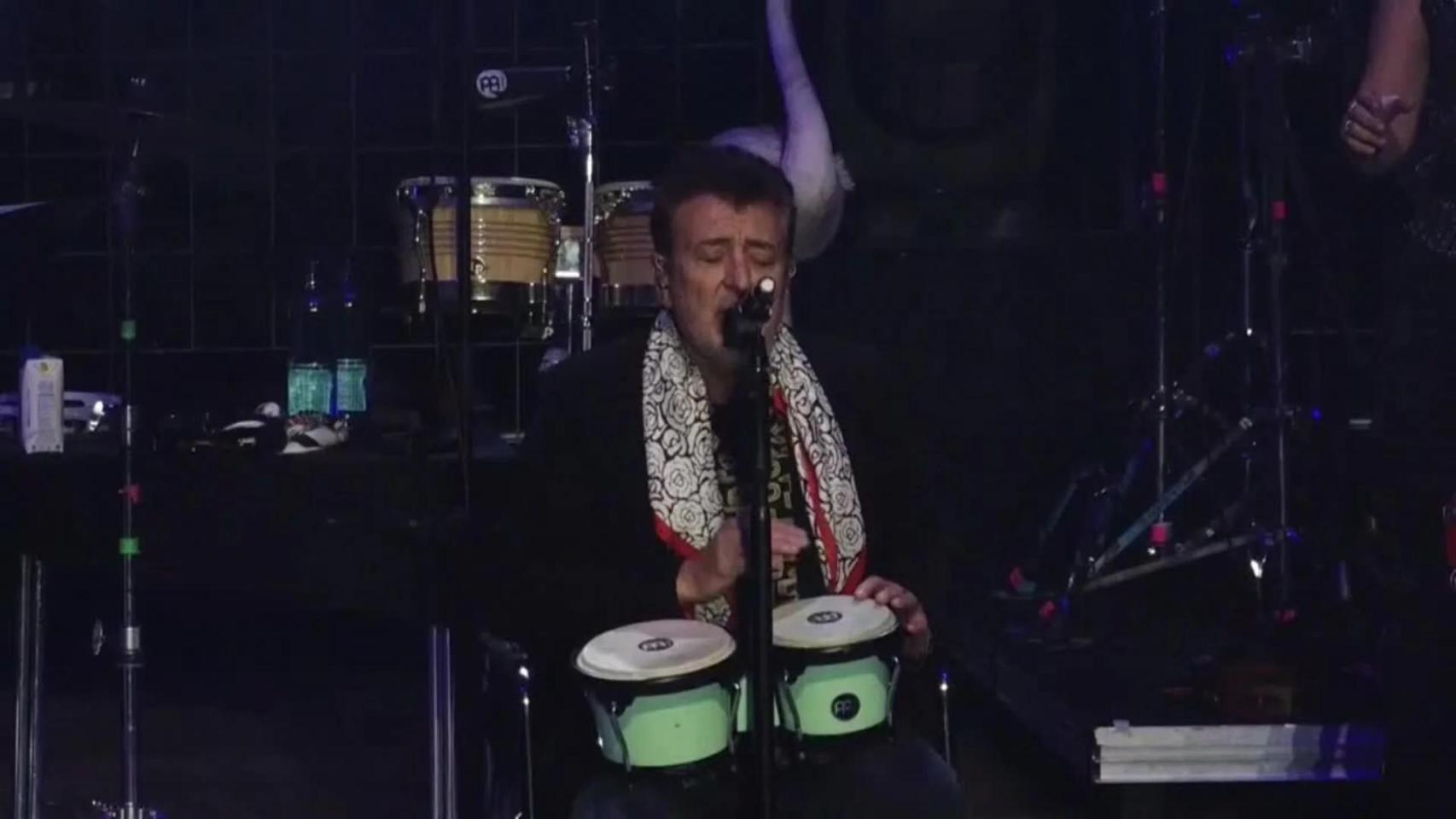 El Manolo García más reivindicativo calienta la fría noche de Barcelona