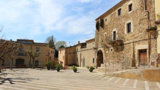 El pueblo de Girona de menos de 180 habitantes y un castillo que engaña, Torrent