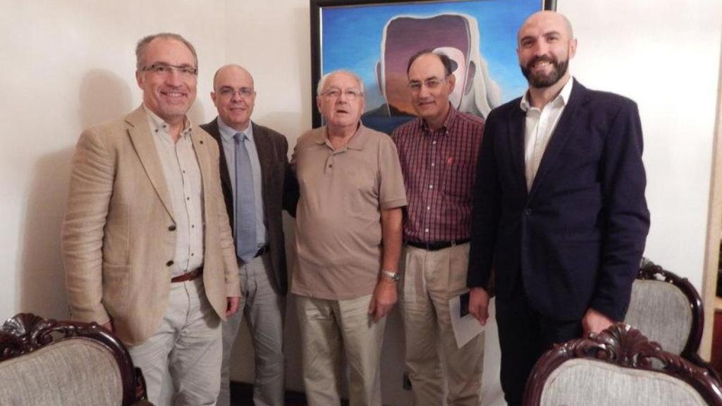 La planta mayor de la Cátedra Bofill de la UdG, en Divinum, del director médico (2i)