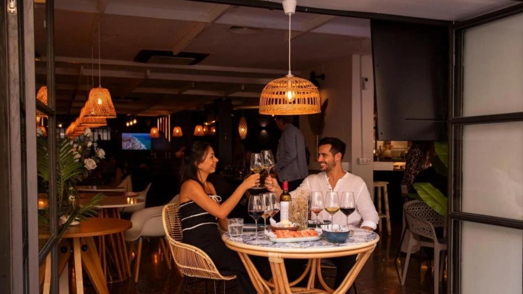 El comedor del restaurante La Rica de Barcelona