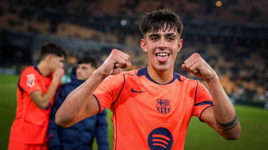 Marc Bernal celebra la victoria del Barça ante el Betis