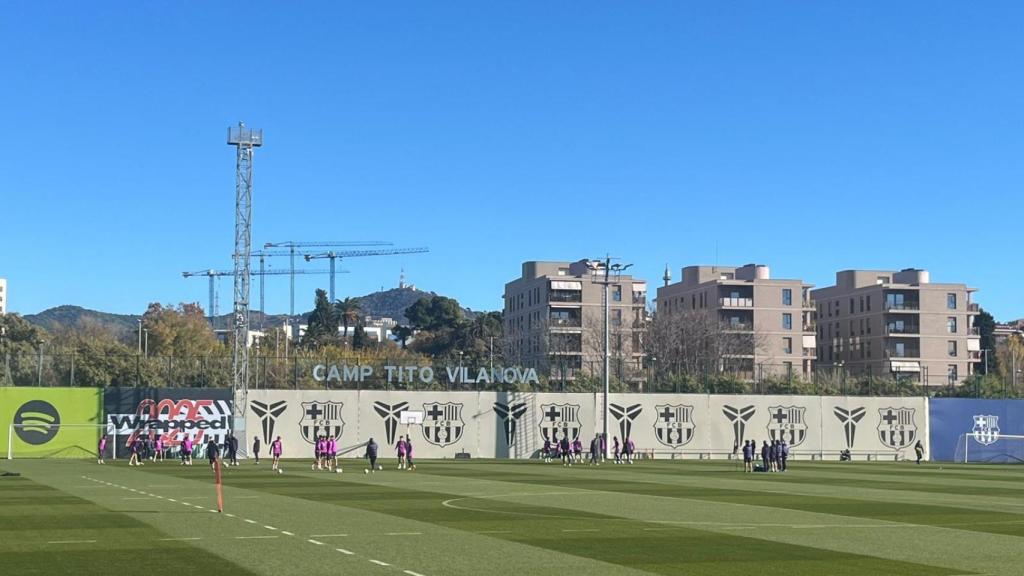 El Barça se entrena antes de recibir al Eintracht