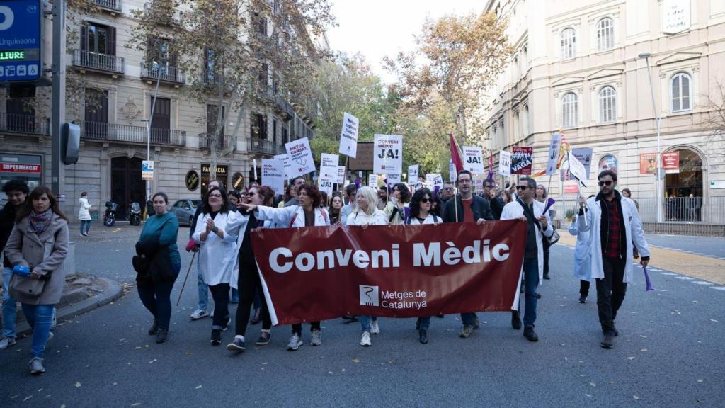 La manifestació dels metges a Barcelona