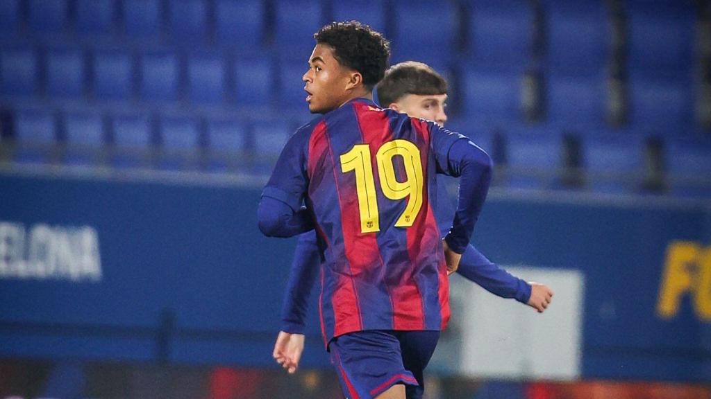 Shan Kluivert en el Barça-Eintracht de Frankfurt de la Youth League