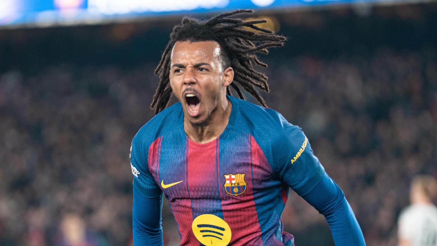 Koundé celebra uno de sus dos goles al Eintracht