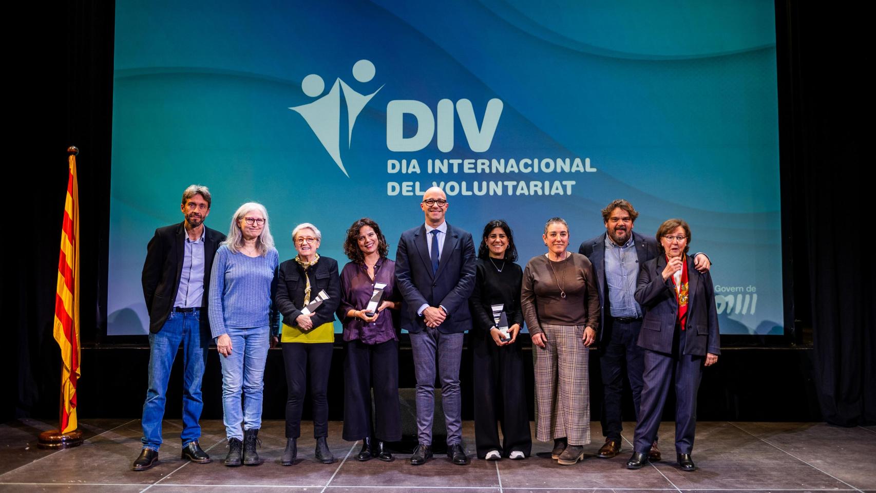 Foto dels guardonats en la gala de lliurament del 32è Premi Voluntariat.