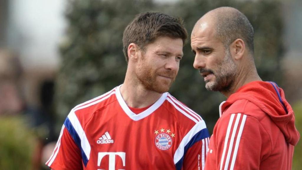 Pep Guardiola y Xabi Alonso en el Bayern