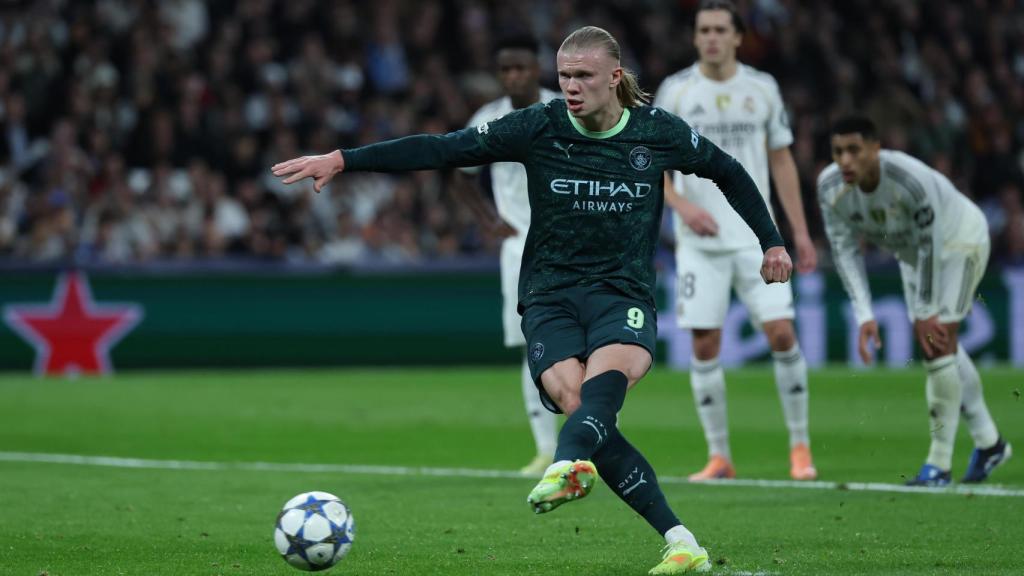 Erling Haaland marca un penalti en el Real Madrid-Manchester City de la Champions League