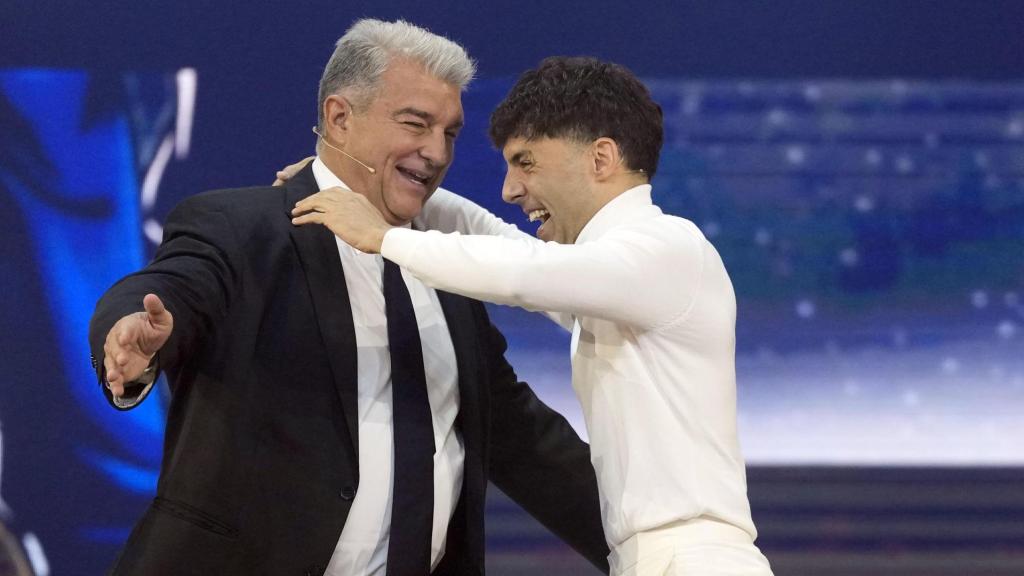 Joan Laporta s'abraça al Mago Pop