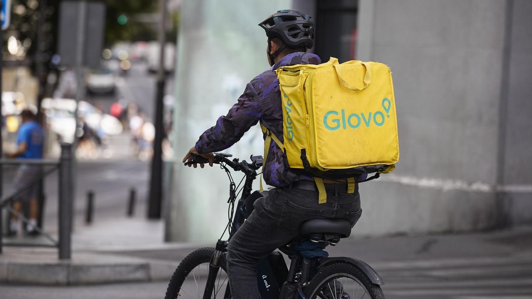 Un repartidor de Glovo
