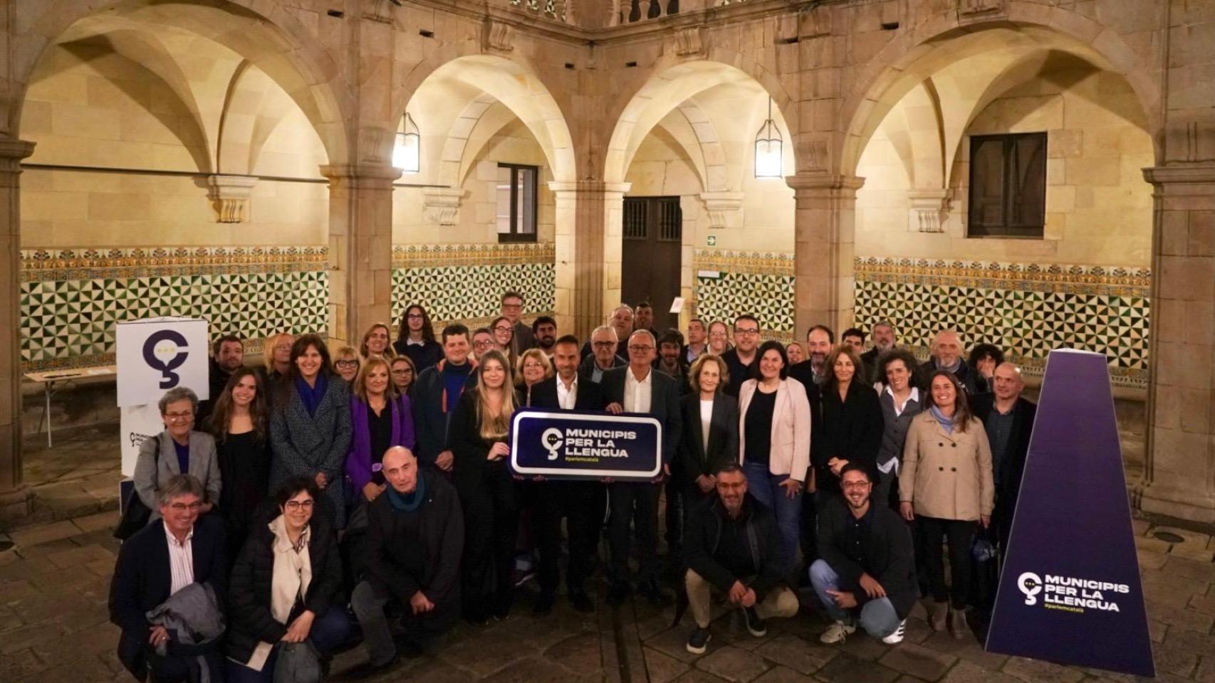 Alcaldes y altos cargos de la Associació de Municipis per la Independència
