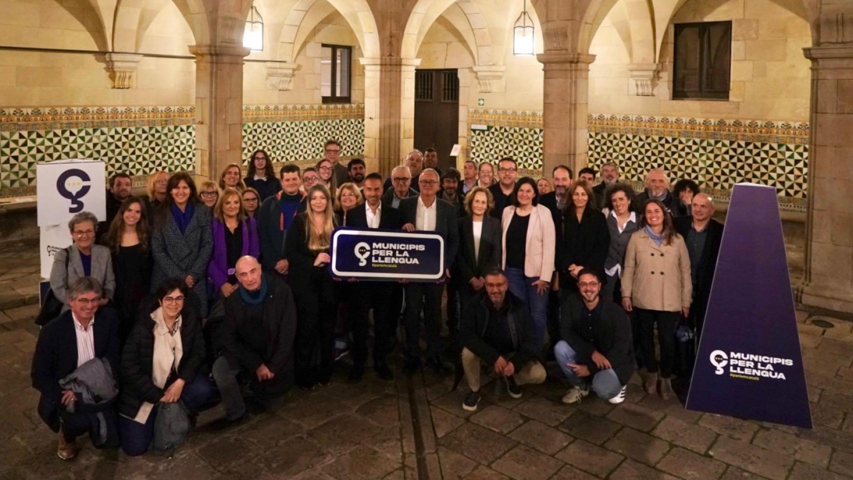 Alcaldes y altos cargos de la Associació de Municipis per la Independència