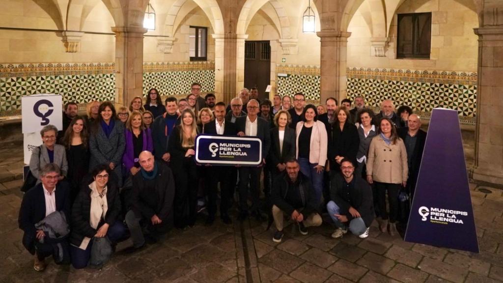 Alcaldes y altos cargos de la Associació de Municipis per la Independència