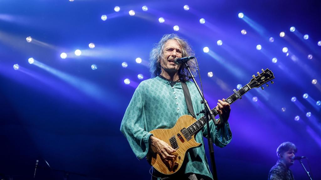 El cantante Robe Iniesta en un concierto de Extremoduro