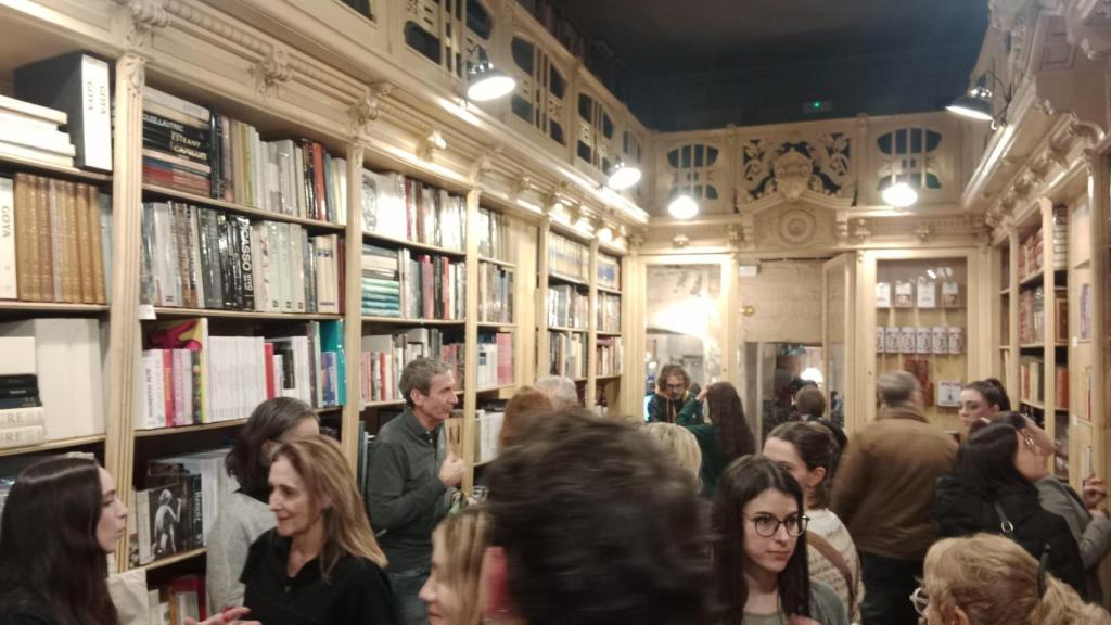 Barcelona recupera una librería histórica en el casco antiguo, la Llibrería Sant Jordi
