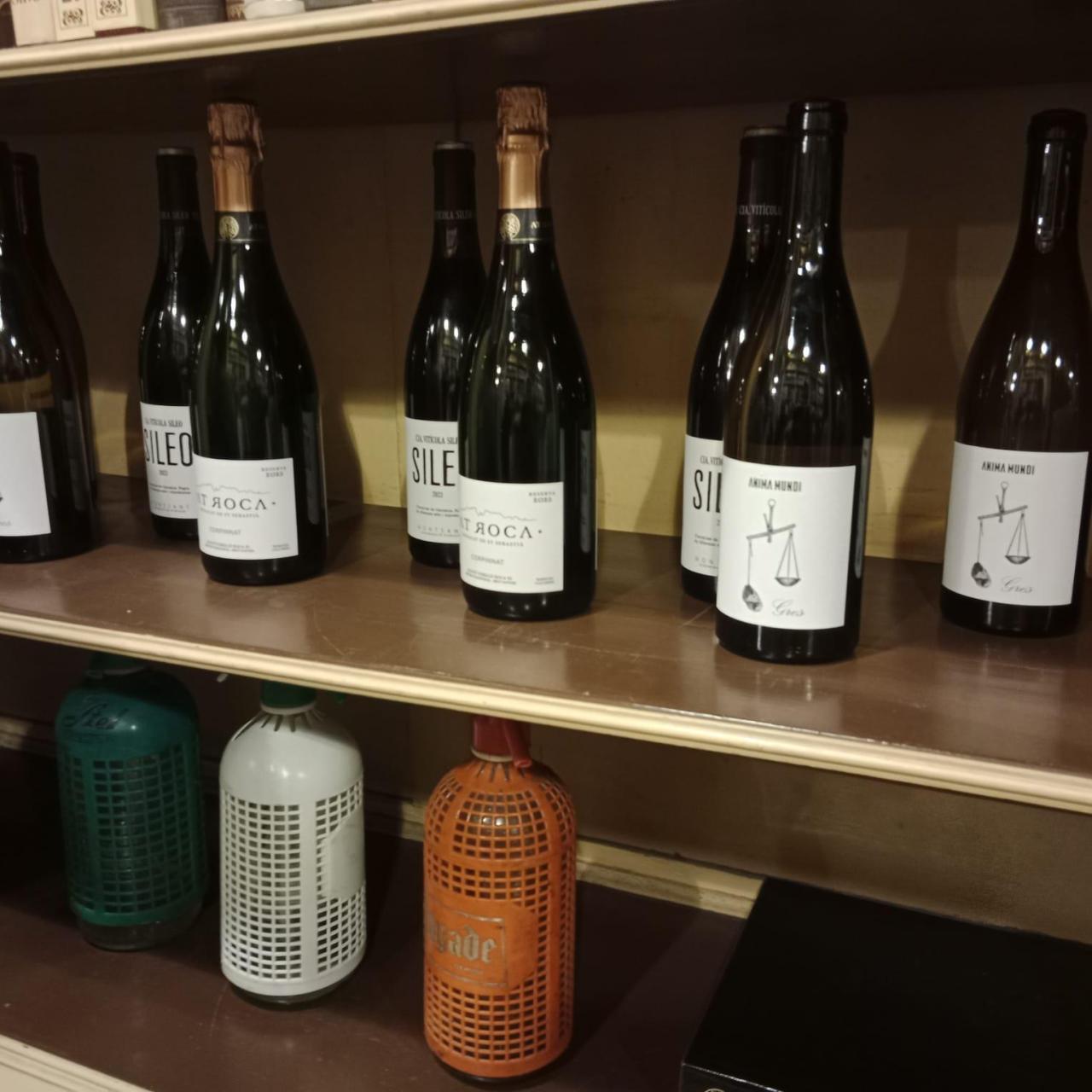 Vinos en la Llibrería Sant Jordi