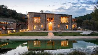 Se vende hotel: un alojamiento de 20.000 metros cuadrados con piscina y spa a 2,4 millones de euros