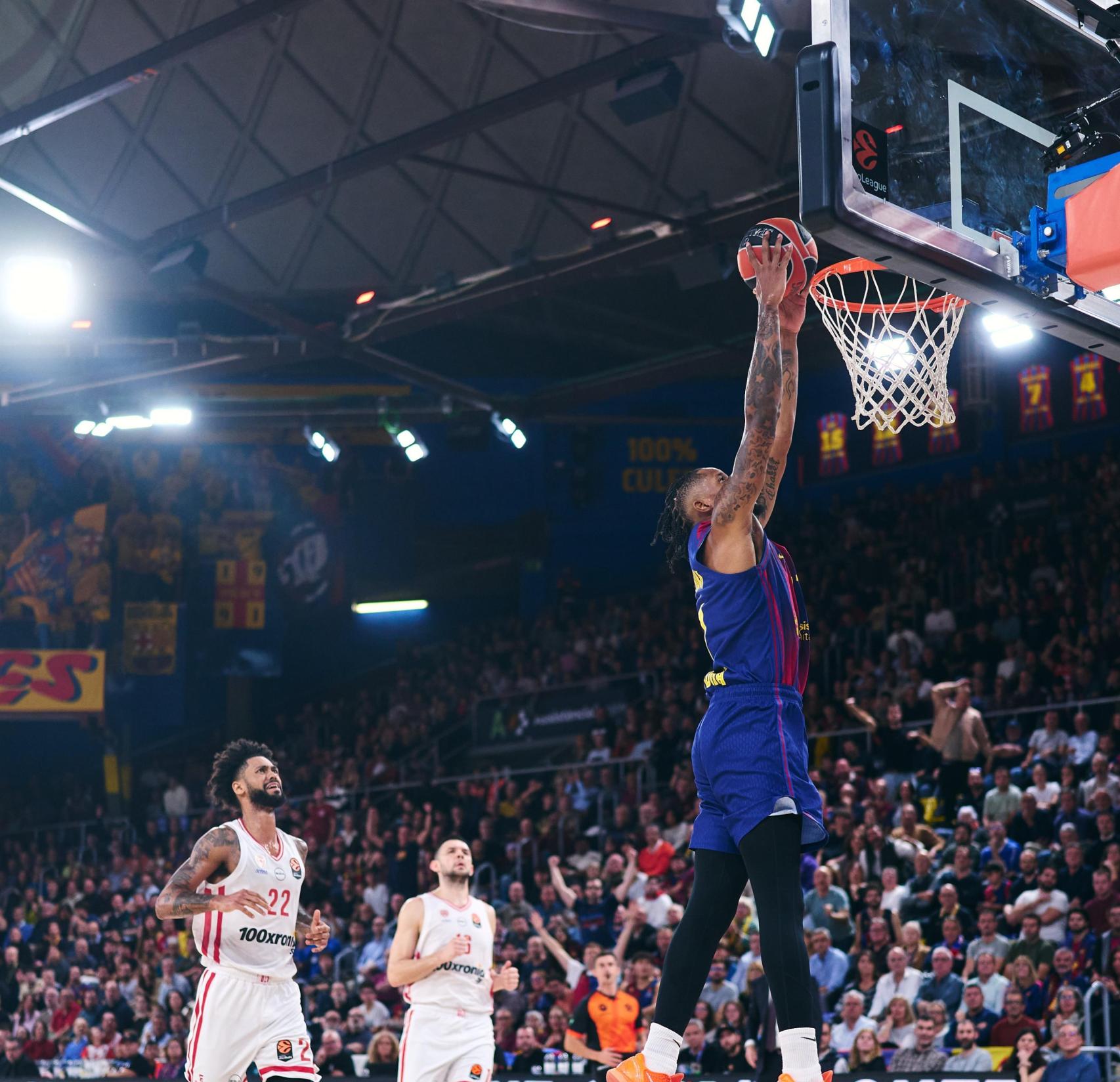 Will Clyburn finaliza un mate en el Barça de basket-Olympiacos