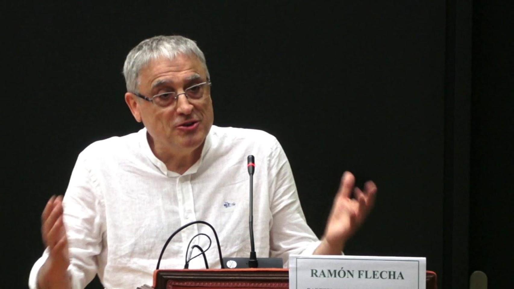 Ramón Flecha, catedrático emérito de la UB, ahora investigado por acoso