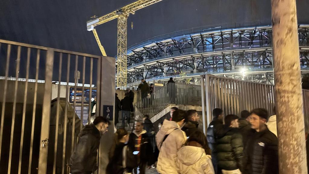 Acceso al Camp Nou para un partido en Travessera de Les Corts