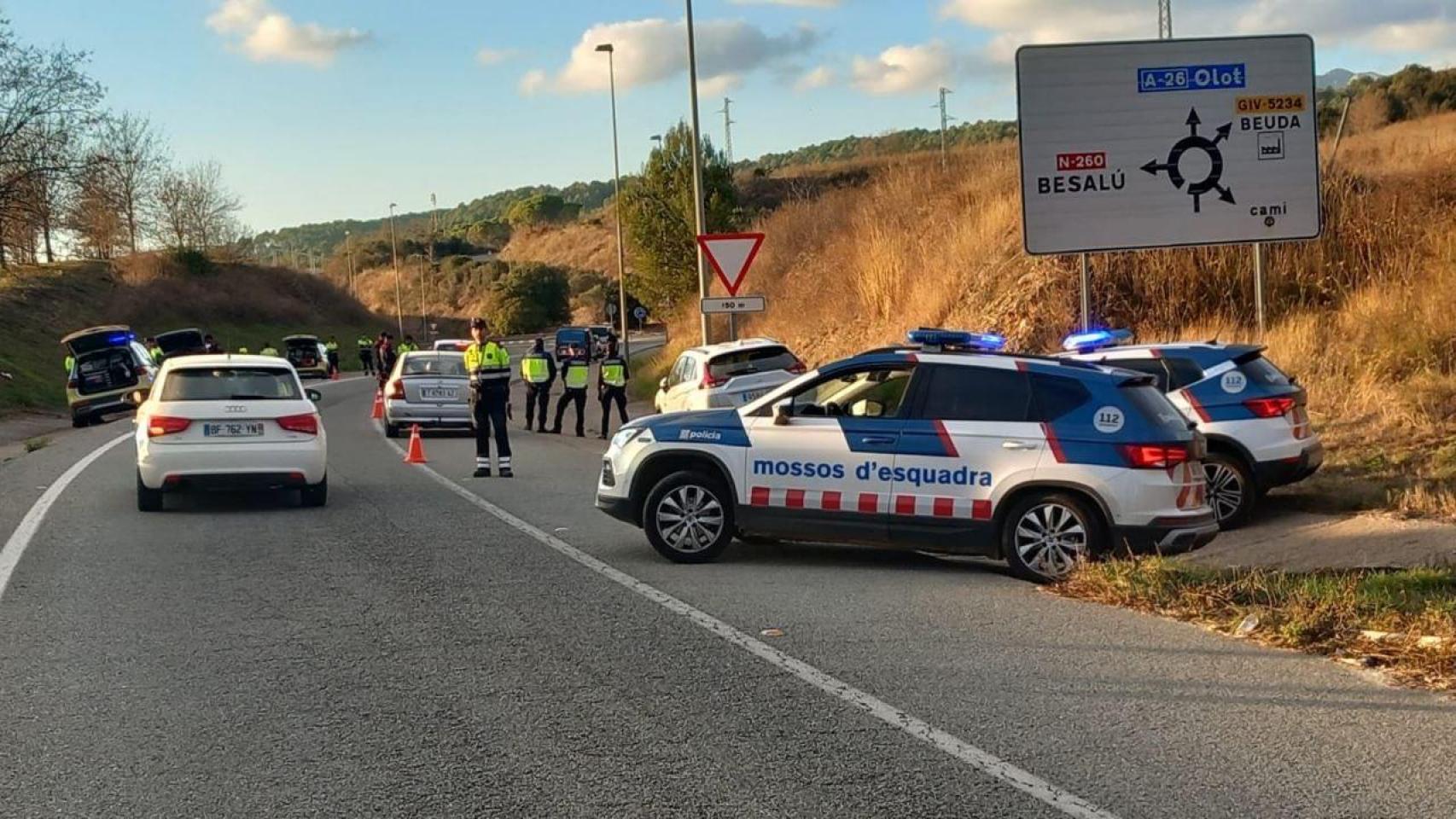 Un operativo de control de los Mossos d'Esquadra en carretera