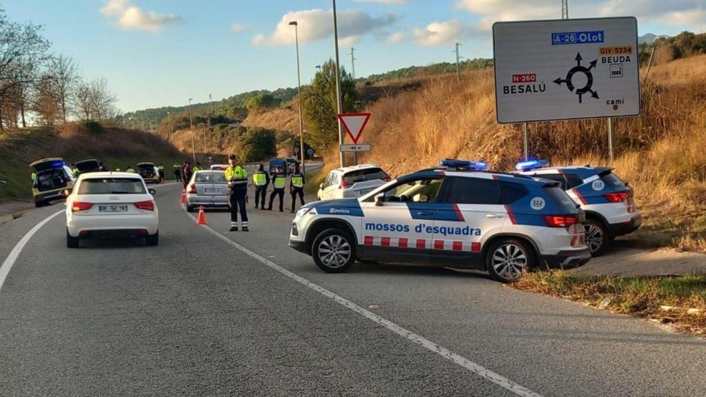 Un operativo de control de los Mossos d'Esquadra en carretera